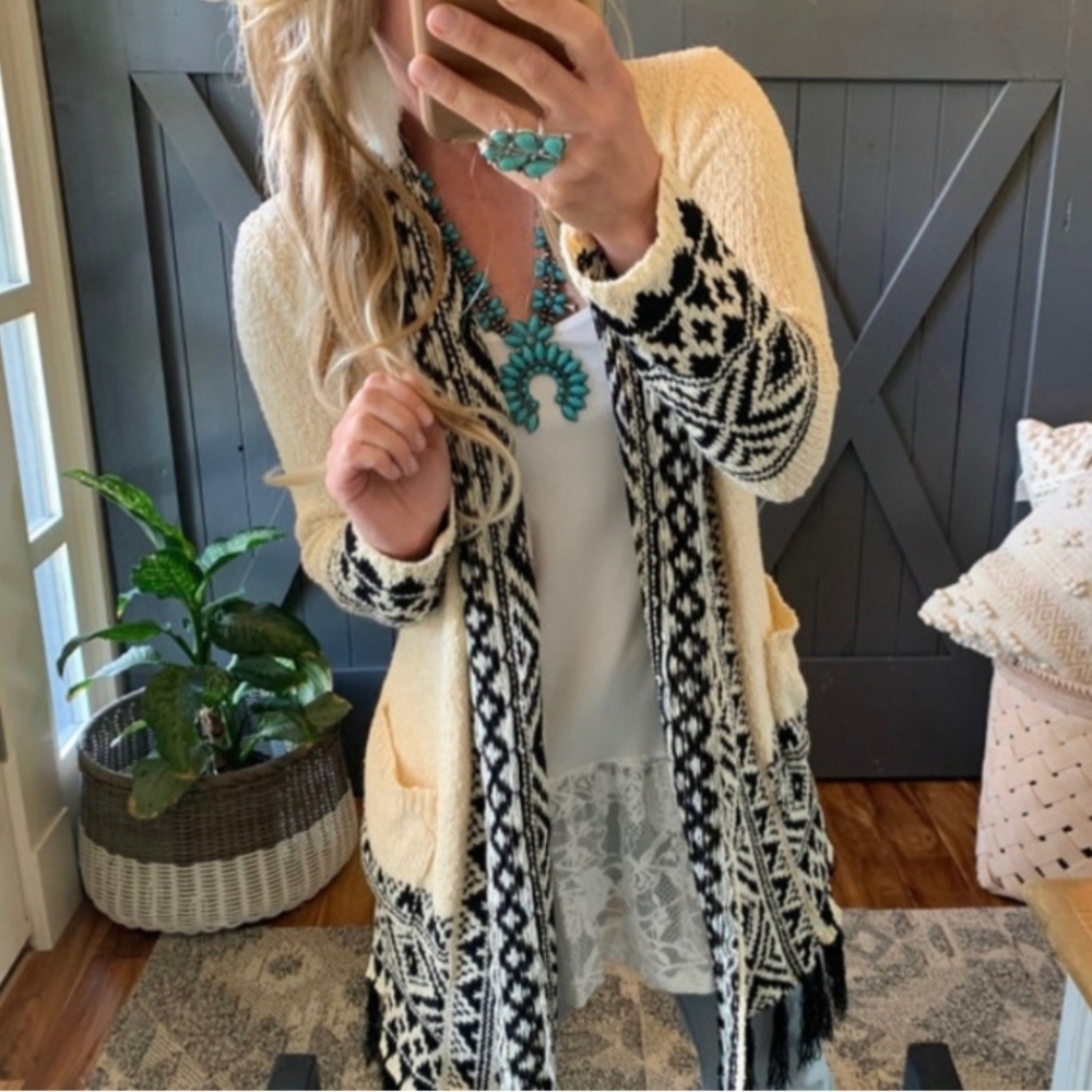 Aztec Pattern Knit Open-Front Fringe Cardigan, Size L - Picture 12 of 15